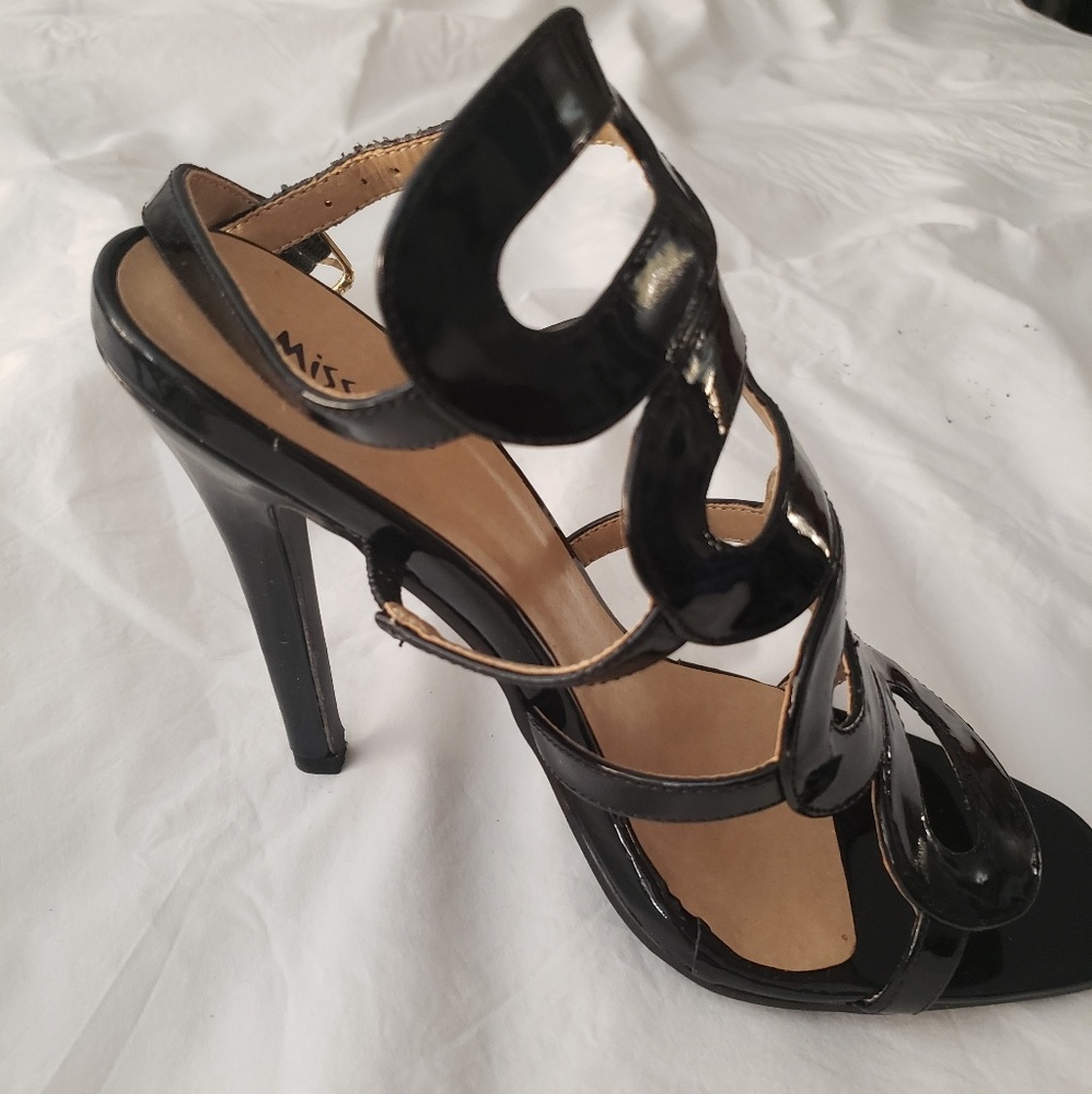 high heels - Picture 3 of 5